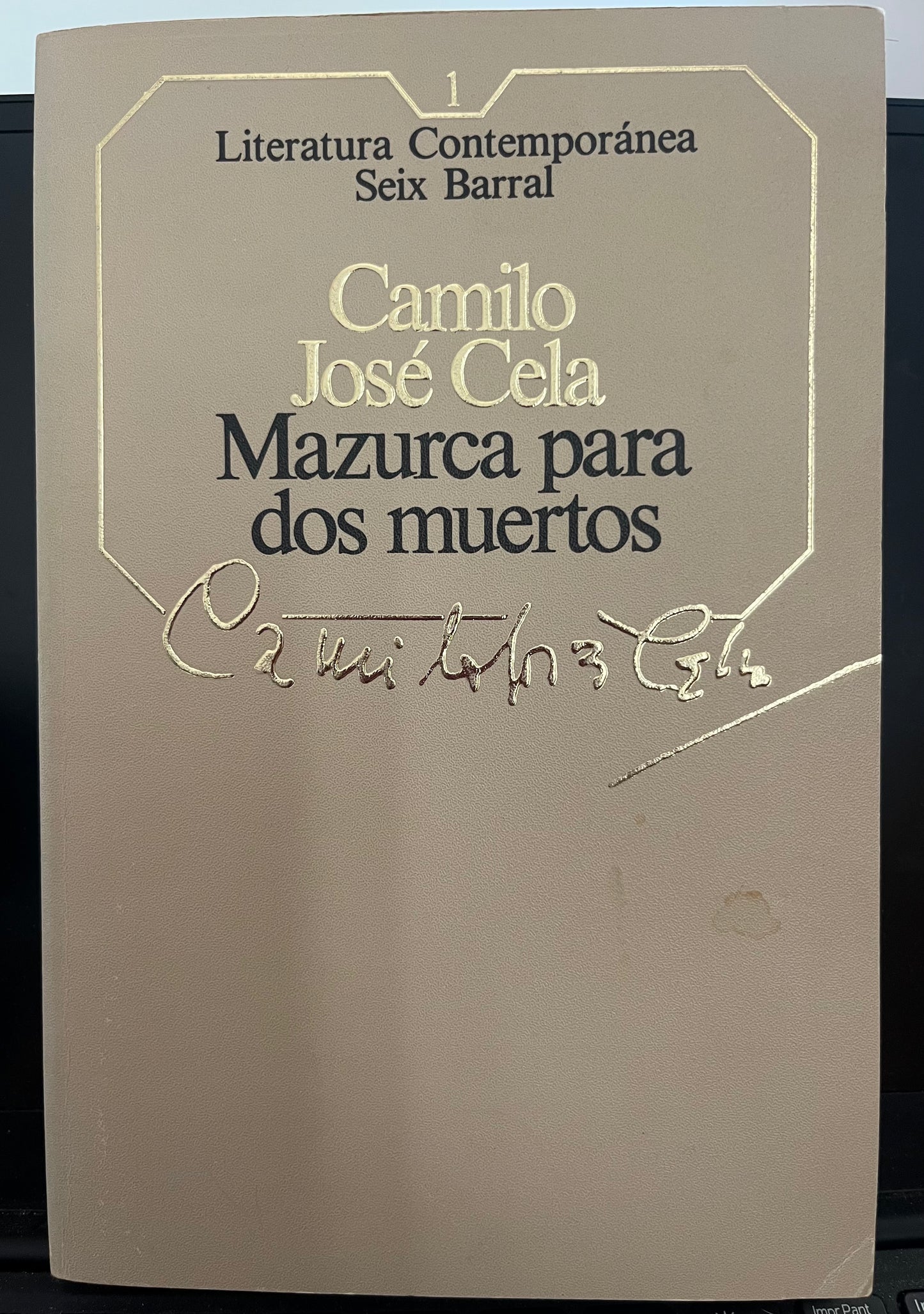 Mazurca para dos muertos