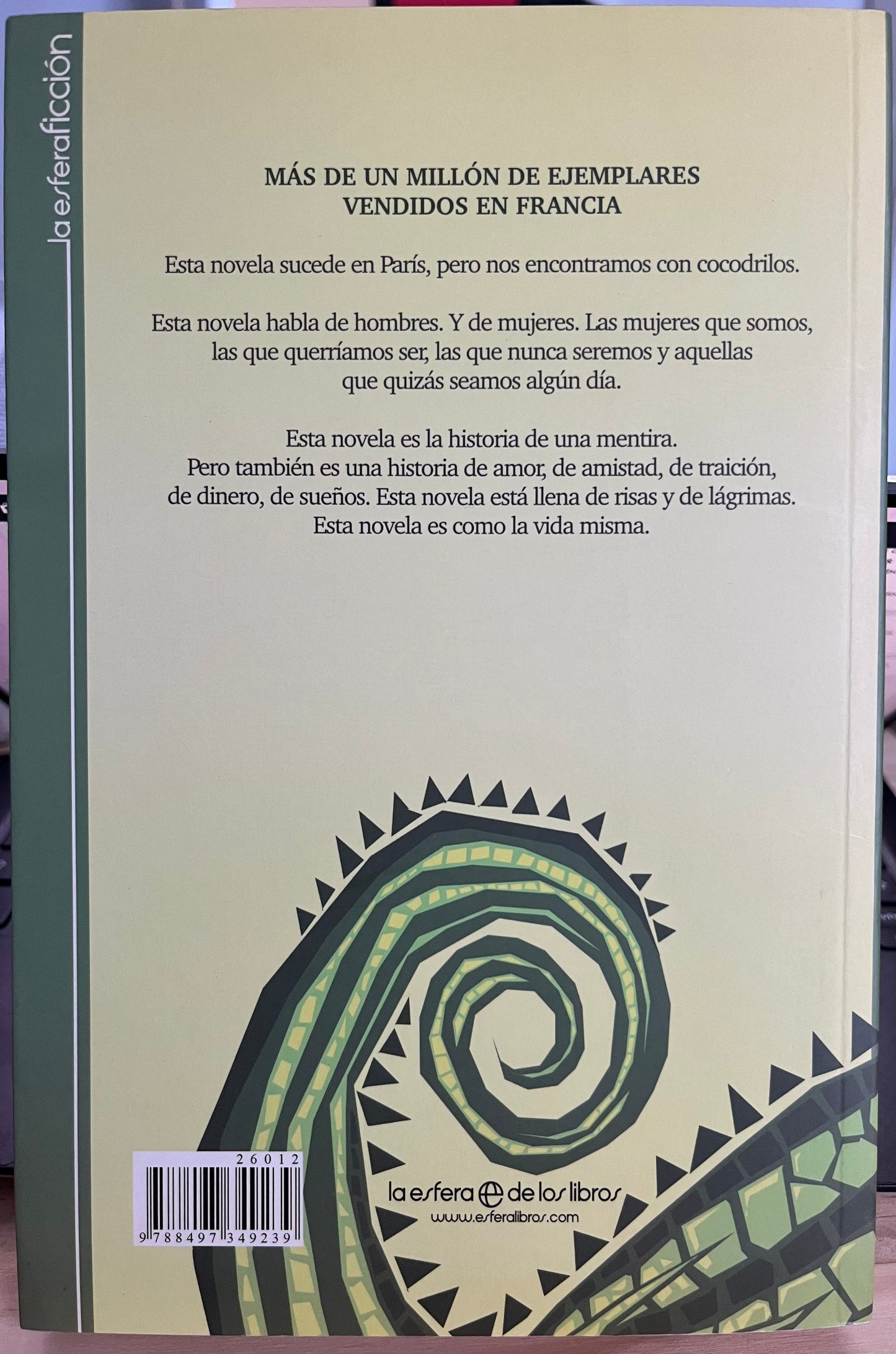 Los ojos amarillos de los cocodrilos
