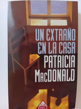 Un extraño en la casa