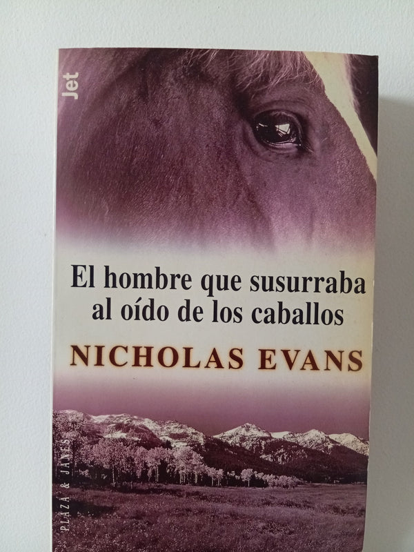 El hombre que susurraba al oido de los caballos cover