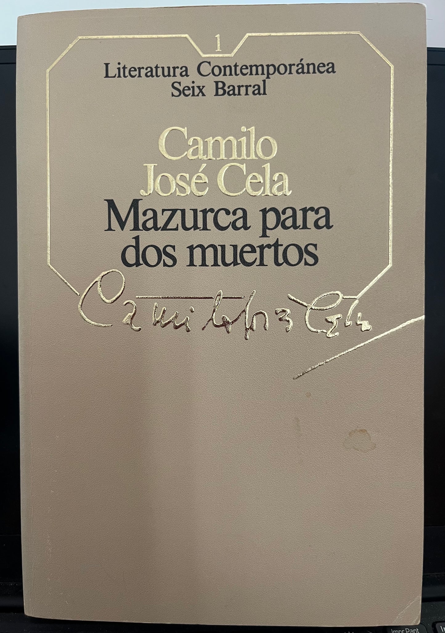 Mazurca para dos muertos