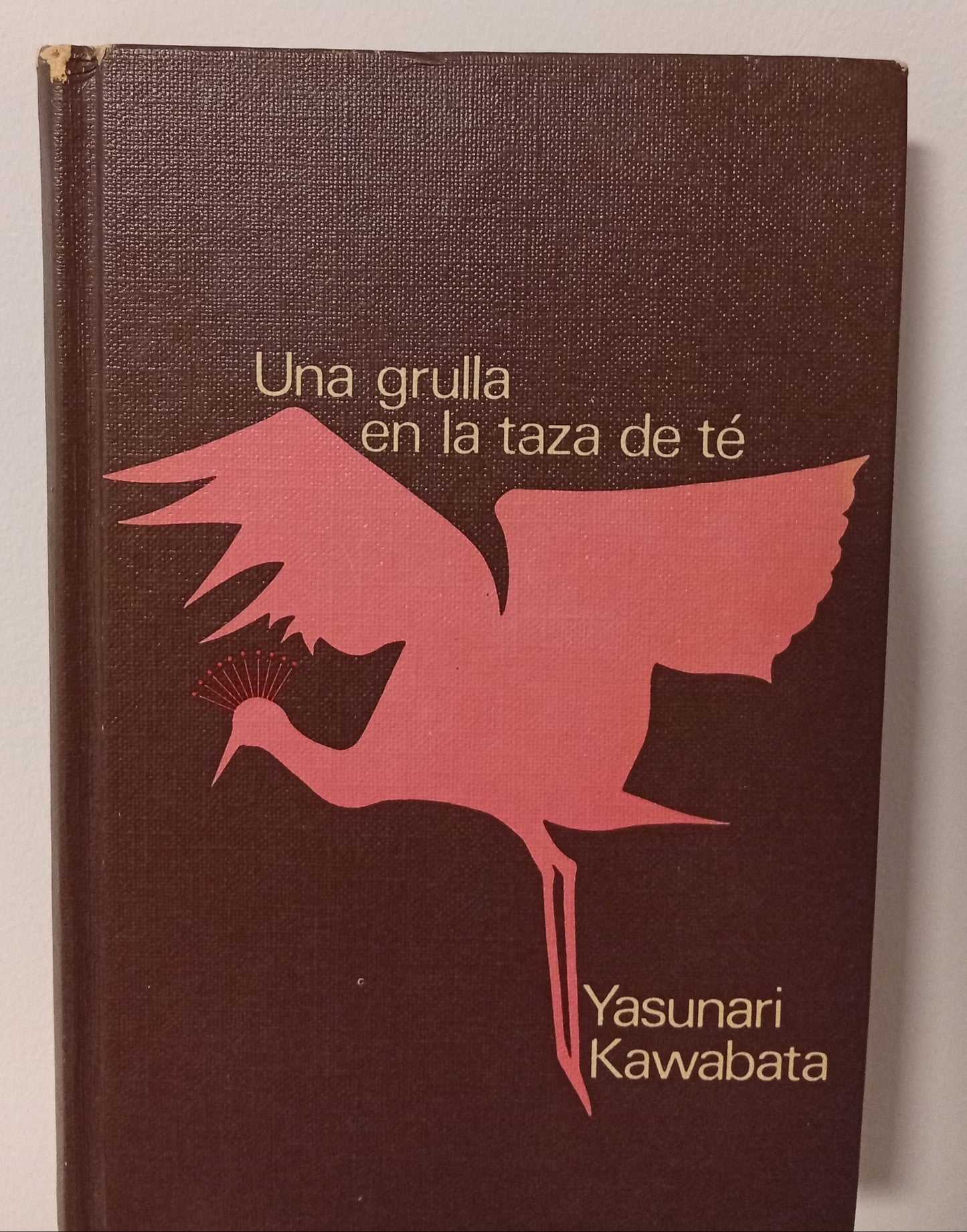 Una grulla en la taza de té